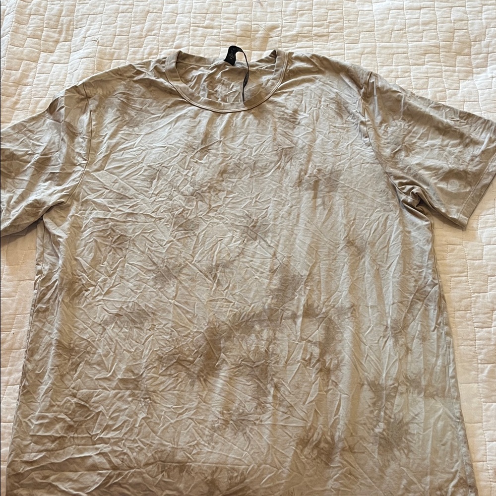 lululemon athletica Light Gray Short Sleeve Tee